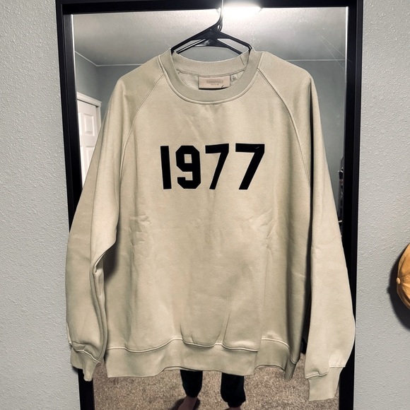 Fear of God Other - Fear of God Essentials 1977 Crewneck Sweatshirt NWT Men’s Large